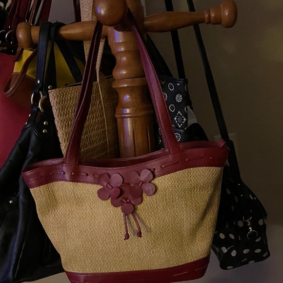 Beautiful Cole Haan Tan Woven and Red Leather Women's Tote Bag - Picture 1 of 8